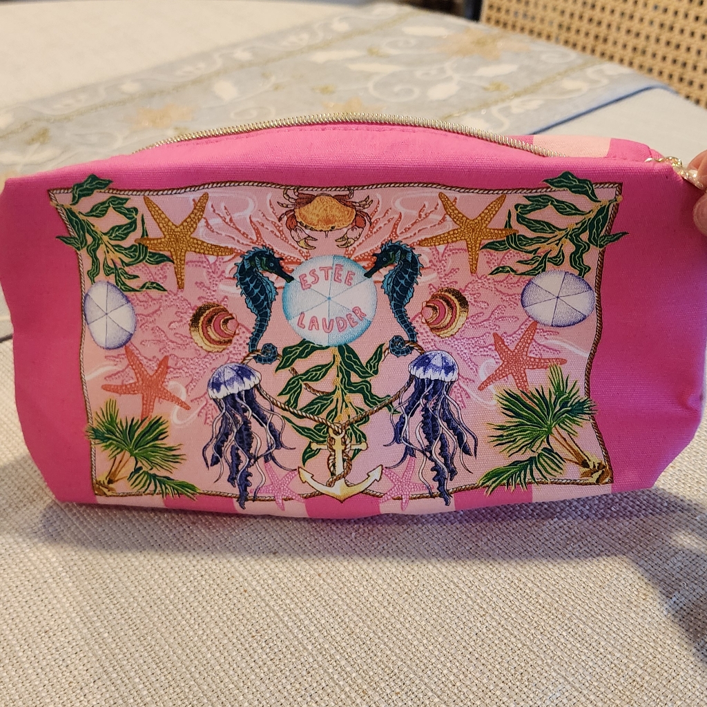 Brand New Estee Lauder Makeup Bag